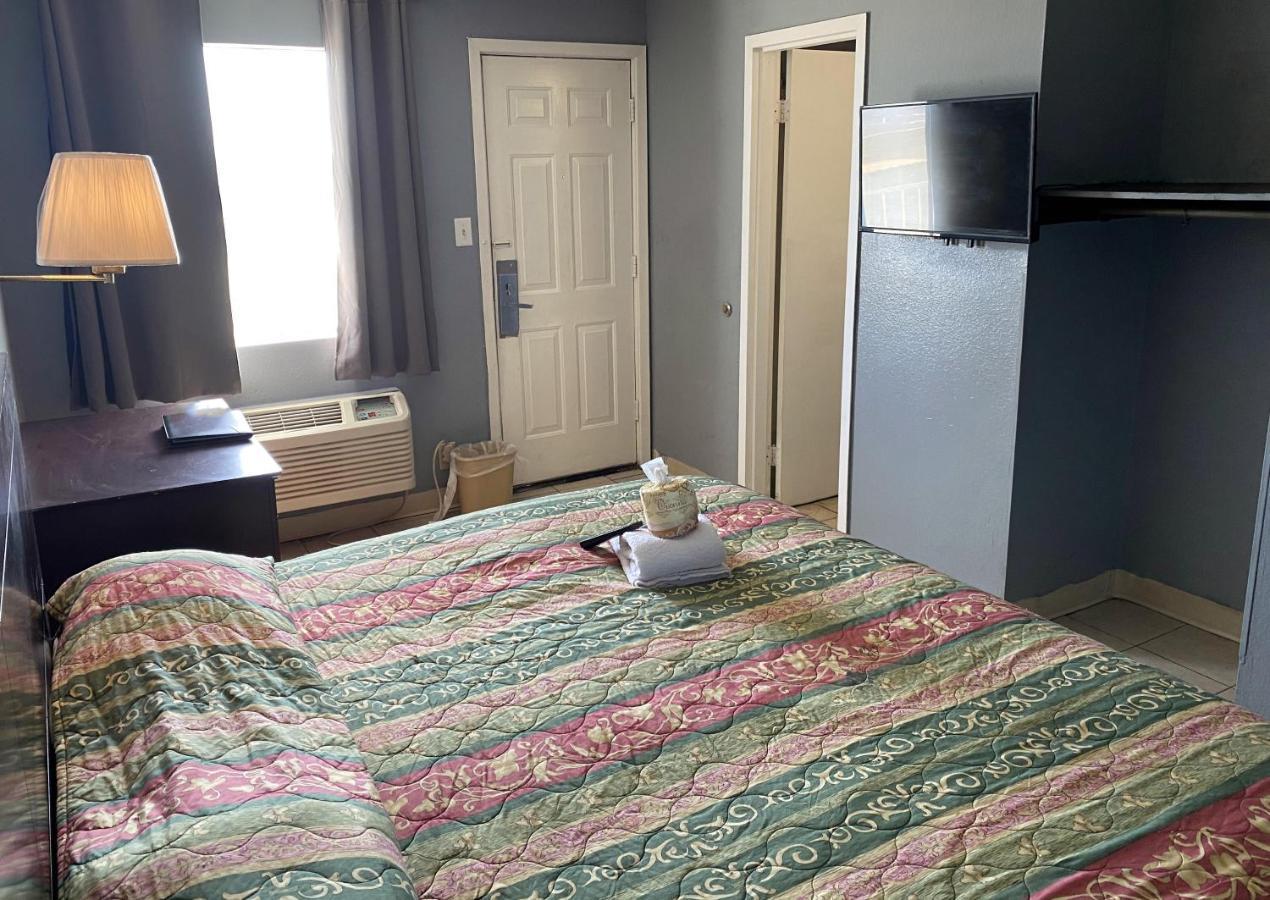 Travel Inn Сан-Антонио Экстерьер фото